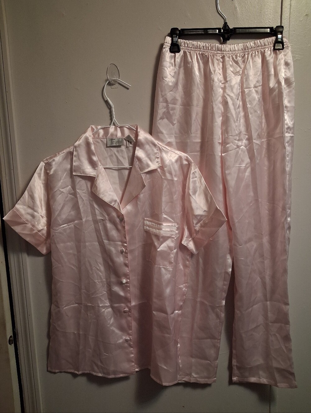 Women's Satin Pajama Set - Light Pink Short Sleeve Top & Pants